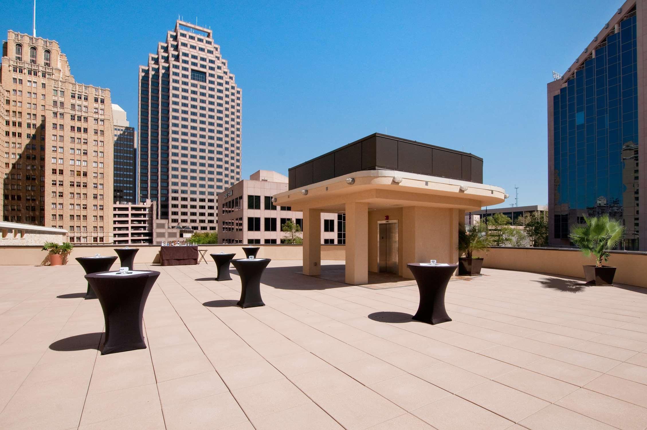 Embassy Suites San Antonio Riverwalk-Downtown Экстерьер фото