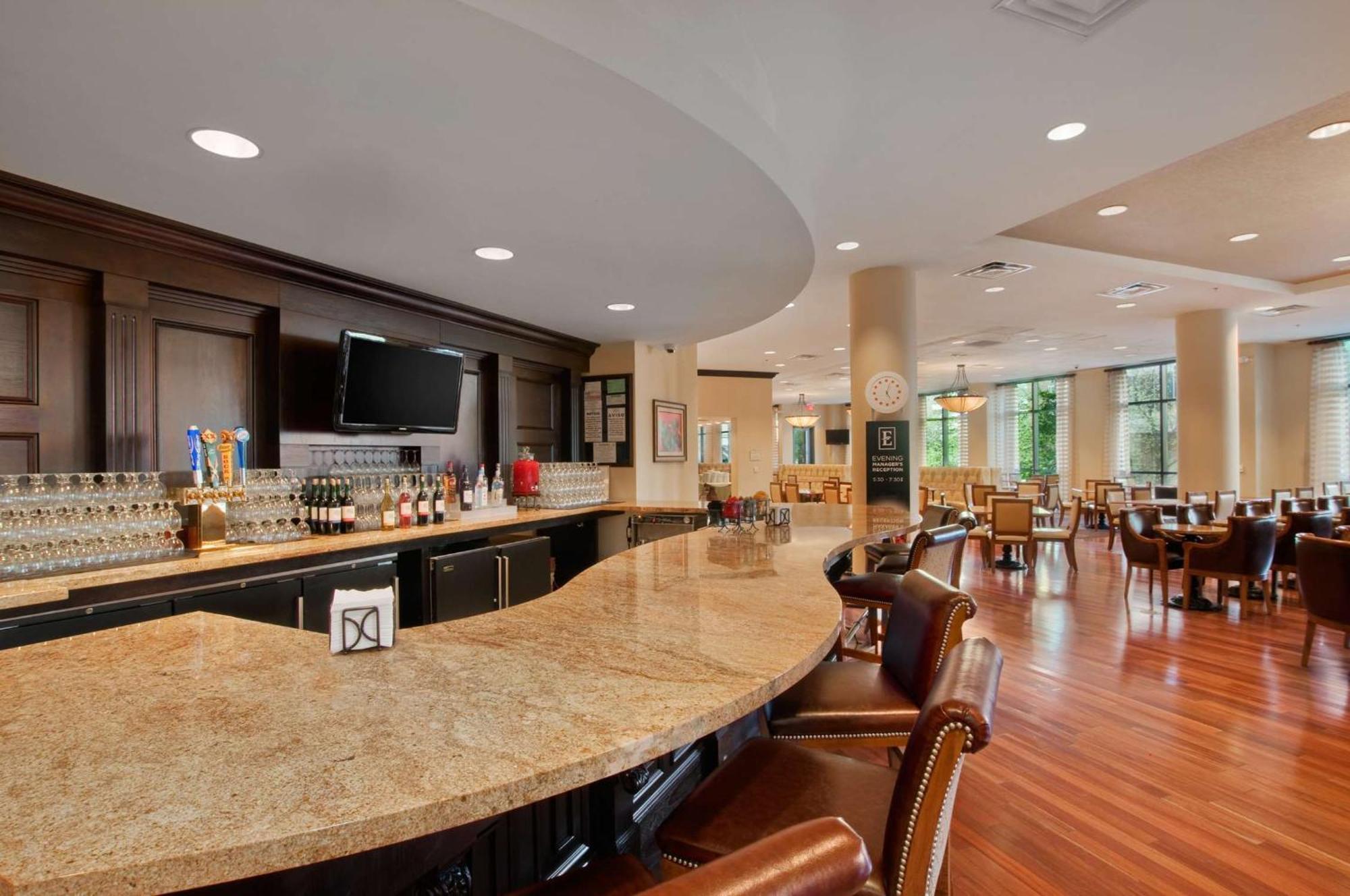 Embassy Suites San Antonio Riverwalk-Downtown Экстерьер фото